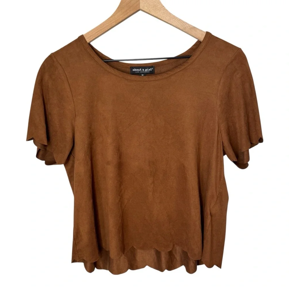 About A Girl Faux Suede Chocolate Brown Scalloped Hem Stretchy Soft Top Sz M
